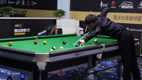 连续英超两 连续英超两